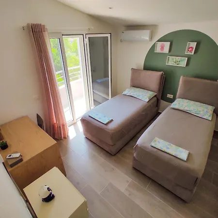 Luxurious Attic Trajas